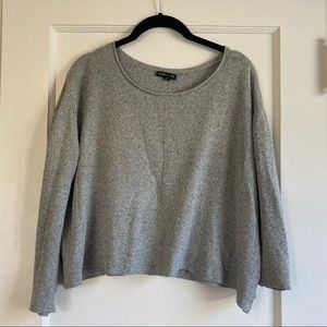 Cropped grey sweater knit